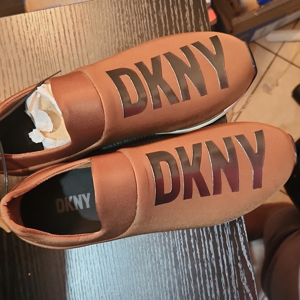 Dkny women's sneakers